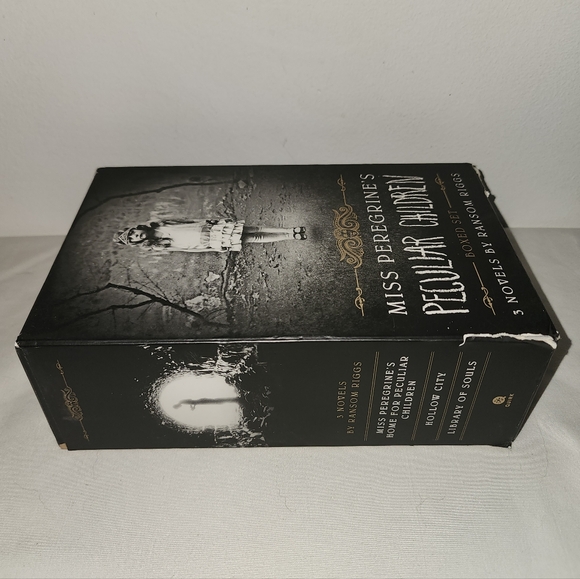 Miss Peregrine's Peculiar Children By Ransom Riggs Boxed Set - Picture 3 of 4